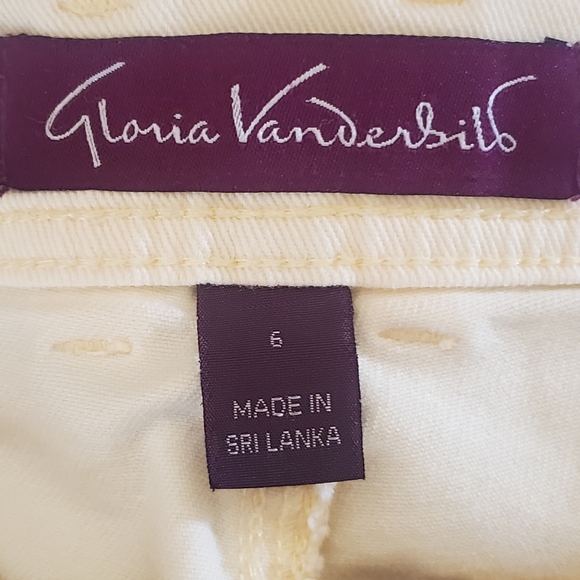 Gloria Vanderbilt Amanda Jeans - Picture 2 of 15